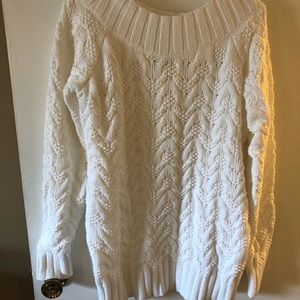 Vineyard Vines white cable knit sweater
